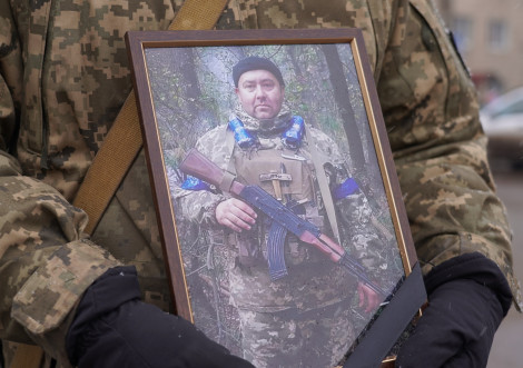 Охтирська громада провела в останню путь загиблого на війні молодшого сержанта Миколу Горобійченка