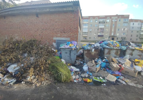 П'ятий день спеки та сміттєвих проблем у місті