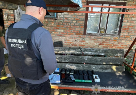 Охтирчанин незаконно зберігав вибухівку та боєприпаси