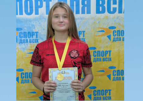 Юна охтирчанка здобула золото на обласному чемпіонаті з панкратіону