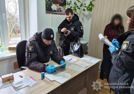 Неправомірна вигода за меддовідки в Охтирці