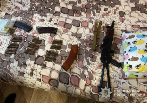 Поліція викрила двох жителів Охтирщини зі зброєю та боєприпасами
